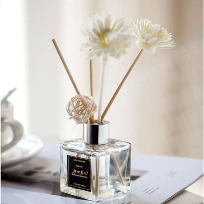 Chai Tinh Dầu Thơm Có Bông Hoa Home Fragrance 50ml