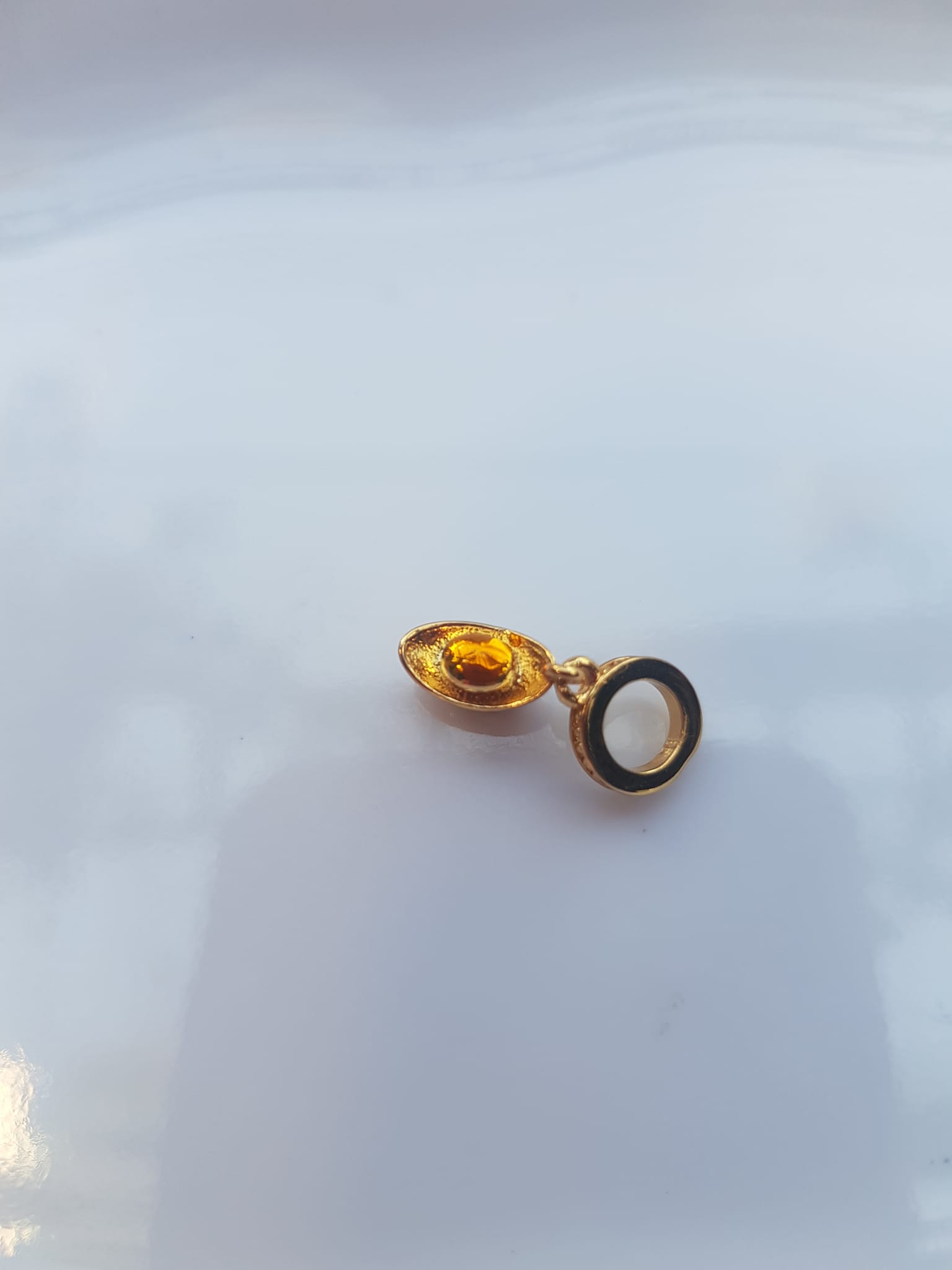 Phụ Kiện Charm Vòng Tay Nữ đẹp Hình Thỏi vàng đỏ mạ vàng kiểu đẹp Nữ đã có vòng tay hạt chuỗi , vòng tay kiểu thì charm thỏi vàng đỏ kiểu này vào đeo đẹp may mắn xinh lắm ạ