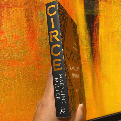 Sách - Circe by Madeline Miller / Historical Fiction / Greek Mythology / English Fantasy Fiction - Sách Ngoại văn Nhập khẩu