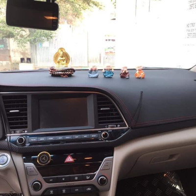 Thảm da Taplo vân carbon Cao cấp dành cho xe Ford Focus 2019