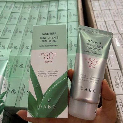 Kem chống nắng Lô Hội dưỡng da, nâng tone DABO Aloe Vera Tone-up Base Sun Cream SPF 50 Pa+++ Hàn Quốc 70ml tặng móc khóa
