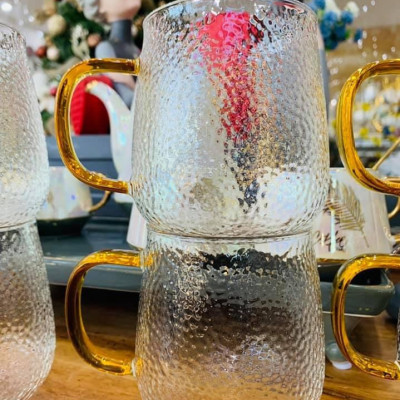 BỘ BÌNH THỦY TINH CHỊU NHIỆT CAO CẤP ĐỰNG NƯỚC UỐNG KÈM 6 CỐC QUAI VÀNG ( 1 BÌNH + 6 CỐC) - VD6