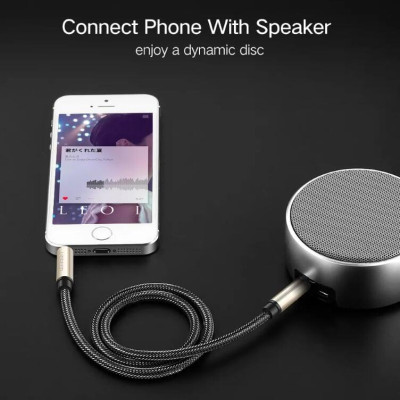 Ugreen UG40788AV125TK 20M màu Đen Cáp âm thanh 2 đầu 3.5mm dương đầu bọc kim loại cao cấp - HÀNG CHÍNH HÃNG