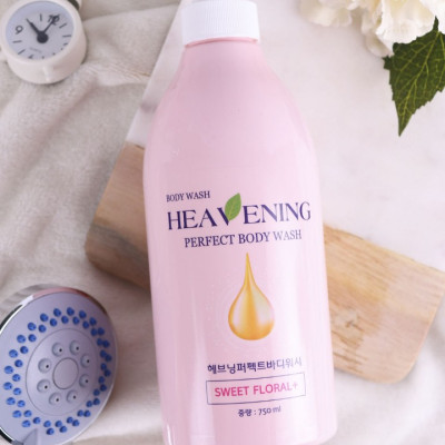 Combo Sữa tắm dưỡng ẩm cao cấp Heavening + Bông tắm tạo bọt siêu mềm Nhật Bản (giao màu ngẫu nhiên)