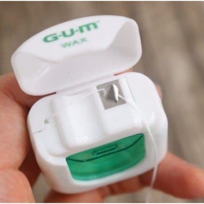 Chỉ nha khoa Sunstar Gum 40m, chế tác từ bọt biển kết hợp với Floss Nylon mềm mại và bền dai, an toàn khi sử dụng - nội địa Nhật Bản