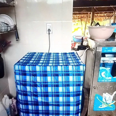 Áo phủ máy giặt cửa ngang (trước) cho máy từ 11- 15 kg ,vải dù siêu bền tiện lợi , chống thấm nước , bảo vệ máy giặt dưới mọi thời tiết giao màu ngẫu nhiên