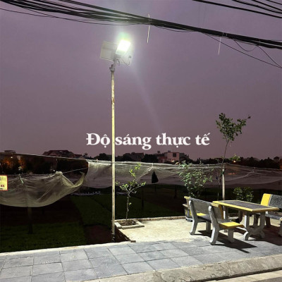 Đèn Năng Lượng Mặt Trời Bàn Chải 300w, Chuẩn IP67, Pin Rời. Sáng Liên Tục 15h. Có Nút Báo Pin Sạc.