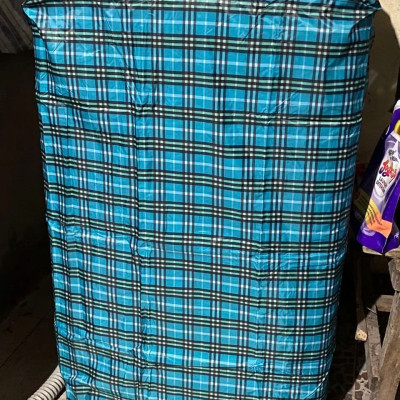 Áo trùm máy giặt cửa ngang (trước) cho máy từ 6 - 8 kg ,vải dù siêu bền tiện lợi , chống thấm nước , bảo vệ máy giặt dưới mọi thời tiết giao màu ngẫu nhiên