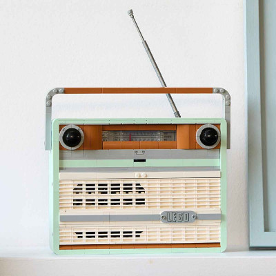 LEGO ICONS 10334 Đồ Chơi Lắp Ráp Đài Radio Cổ Điển (906 chi tiết)