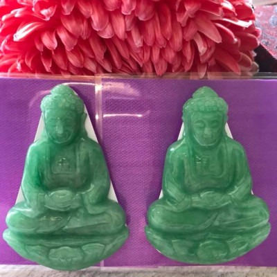 MẶT DÂY CHUYỀN PHẬT A DI ĐÀ ĐỘ MỆNH NAM TUỔI TUẤT HỢI CHẤT LIỆU ĐÁ CẨM THẠCH TỰ NHIÊN XANH LÝ SỊN BÓNG ĐẸP Size Cao 52,5mm x Ngang 37mm x dầy 7mm