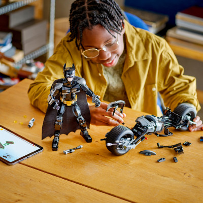 LEGO SUPERHEROES 76273 Đồ Chơi Lắp Ráp Mô Hình Người Dơi Và Siêu Xe Batpod (713 chi tiết)