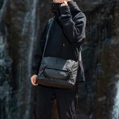 Túi đeo chéo du lịch Arctic Hunter chất liệu Oxford Fabric chống nước - K00528