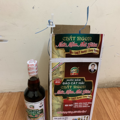 Hộp 2 chai Nước mắm Chắt Ngon Nhà Giàu độ đạm cao, dung tích 500ml/chai