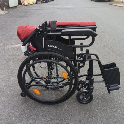 Xe lăn du lịch Sắt Sơn Chống Lật Lucass X980L