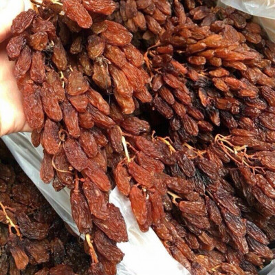 Nho khô nguyên cành THOMPSON Úc Dried Grapes Adora st Food (mẫu Quà Tết 1kg/hộp) ngon, bổ dưỡng, giàu vitamin, khoáng chất tự nhiên-QuaTangMe Extaste