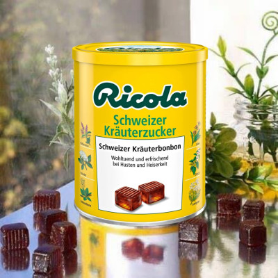 Hỗ trợ giảm đau họng Ricola Shweizer Krauterzucker chứa 13 loại thảo mộc đem đến cảm giác dịu nhẹ cổ họng và thơm mát (dạng kẹo) - OZ Slim Store